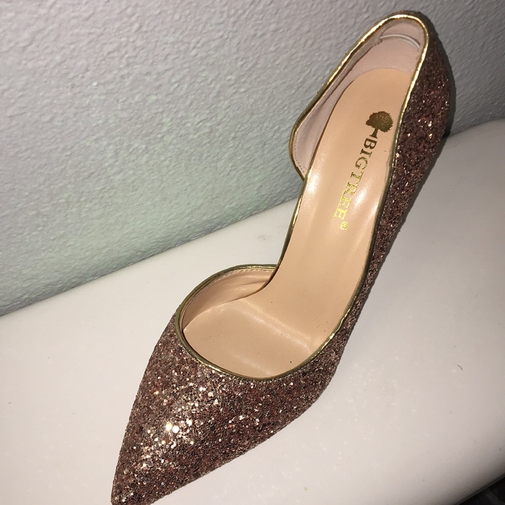 Heels - Picture 2 of 3